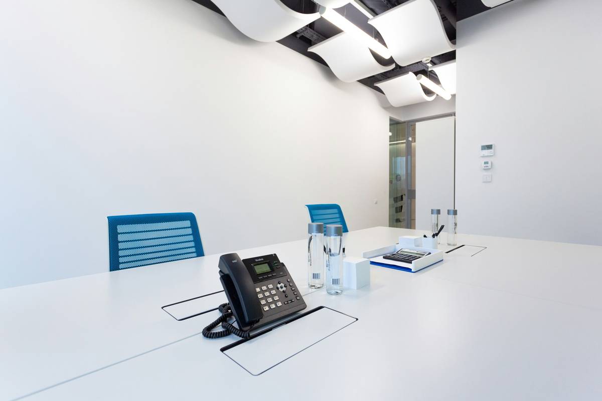 Conference Phone Feature Updates: 7 Proven Improvements to Avoid Frustrating Call Drops